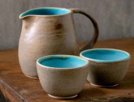 陶器のお猪口とポット